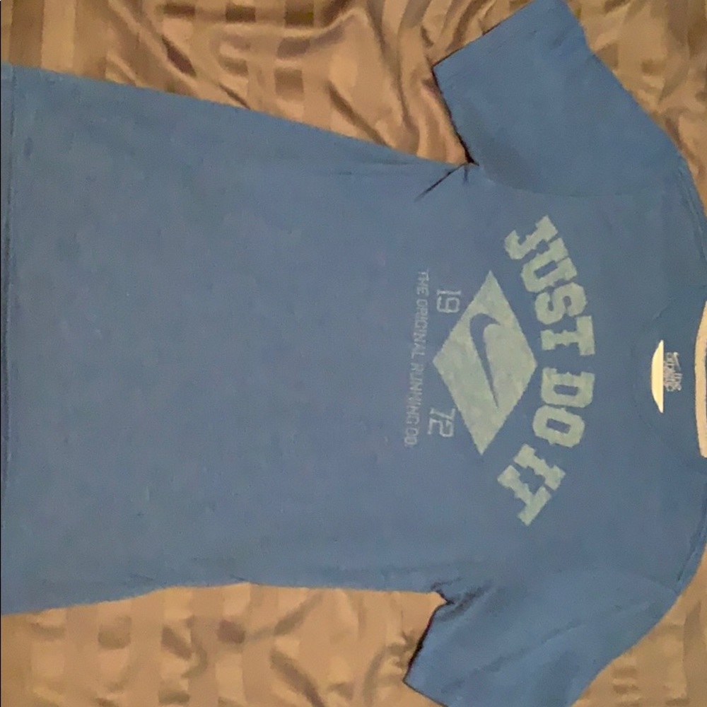 Kids Nike tee shirt